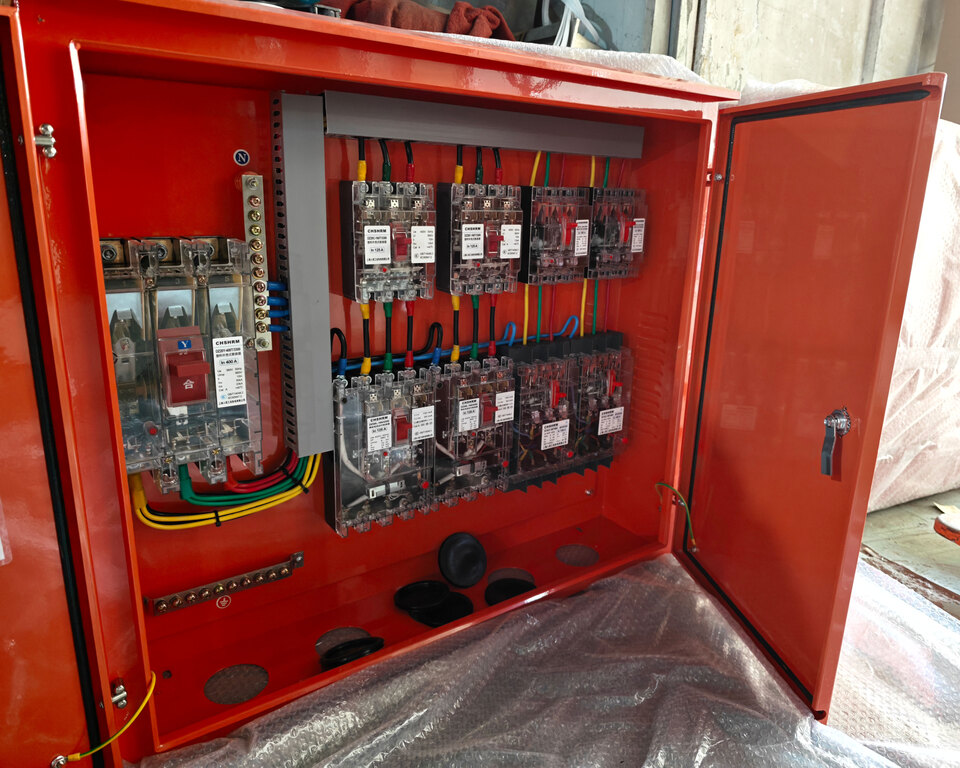 Kako lahko standardi za distribucijo električne energije na gradbiščih sledijo ob segrevanju globalne infrastrukture? Ouyue Electric je lansiral levo in desno škatlo z dvojnimi vrati z visoko zaščito iz nerjavečega jekla